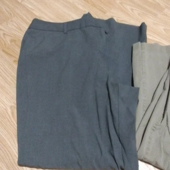 3 pairs ladies pants - Picture 2 of 8